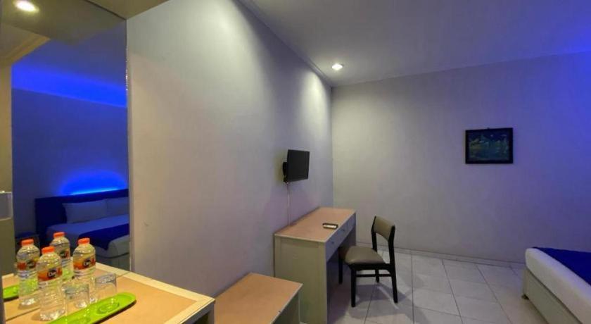 Kharisma Hotel Madiun Exterior foto